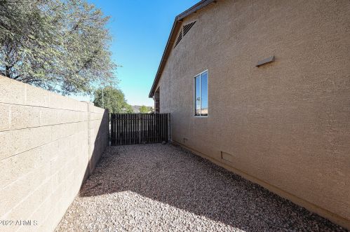 4231 Whispering Wind Dr, Glendale AZ  85310-5178 exterior