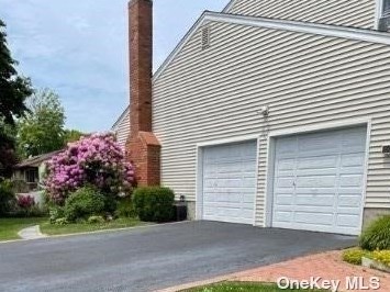 32 Edwards Ln, Blue Point, NY 11715-2217