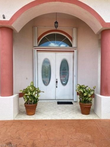 919 Sunniland Blvd, Lehigh Acres, FL 33971-5209