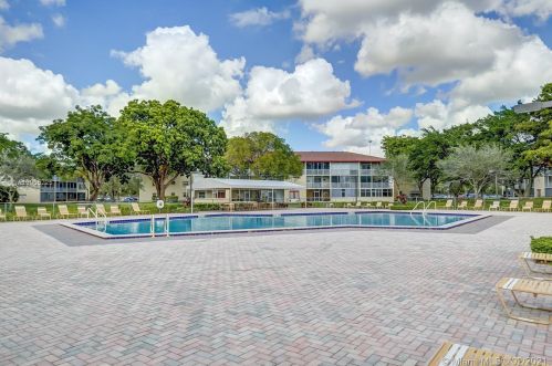 300 134th Way, Hollywood FL  33027-1688 exterior