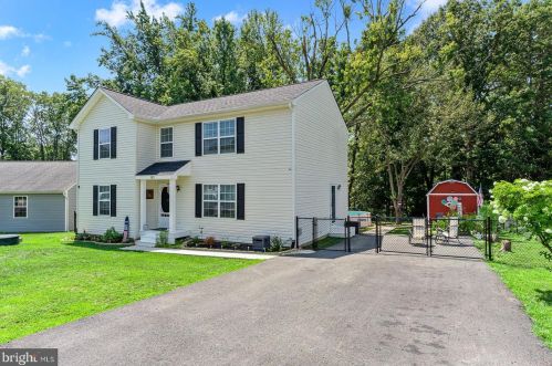 102 Village Dr, Fredericksburg, VA 22408-4140