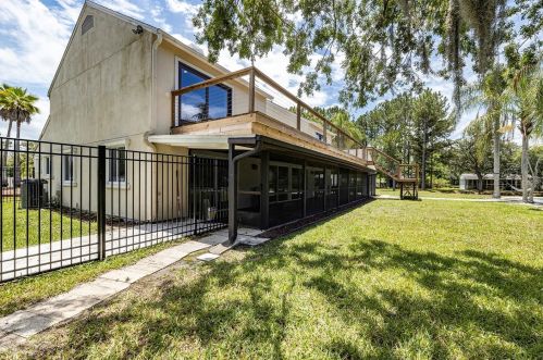 17320 Whirley Rd, Lutz FL  33558-4827 exterior