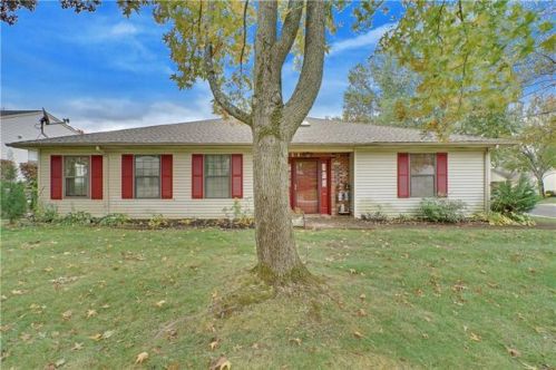 2 Willowwood Ct, Columbus, NJ 08022-1025