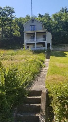 533 Ross St, Wall, PA 15148-1422