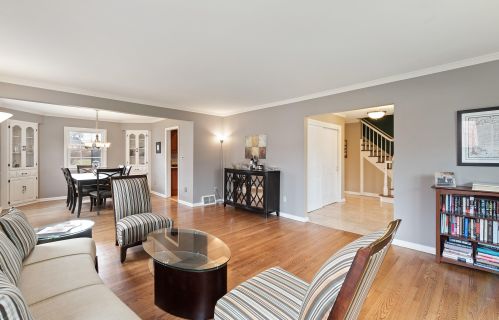 12557 Jacqueline Ct, Thiensville, WI 53092-2314