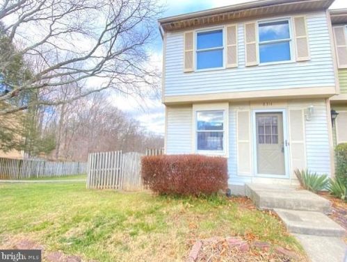 8314 Bark Tree Ct, Springfield VA  22153-3828 exterior
