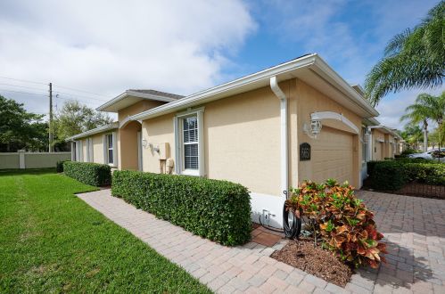 6651 Liberty Pl, Vero Beach, FL 32966-8993