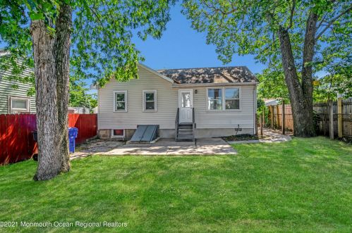 462 Vine St, Bricktown NJ  08723-6243 exterior