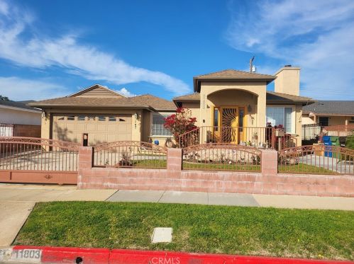 11803 Casimir Ave, Hawthorne CA  90250-1994 exterior