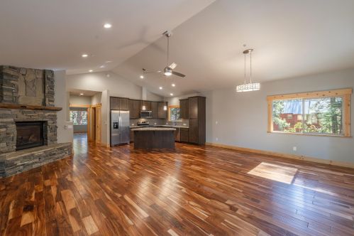 15311 Northwoods Blvd, Truckee, CA 96161-7113