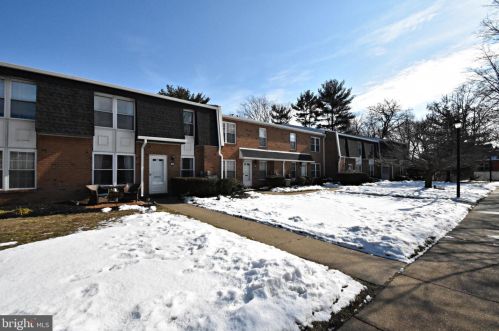 1109 Harbour Dr, Palmyra NJ 08065-2218 exterior