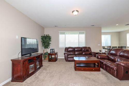 1381 Tevin Way, Madera CA  93637-6508 exterior