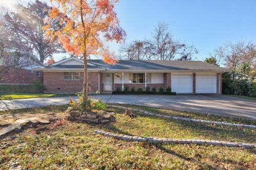 3821 Winifred Dr, Fort Worth, TX 76133-2003