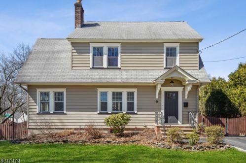18 Cliff St, Verona, NJ 07044-2808