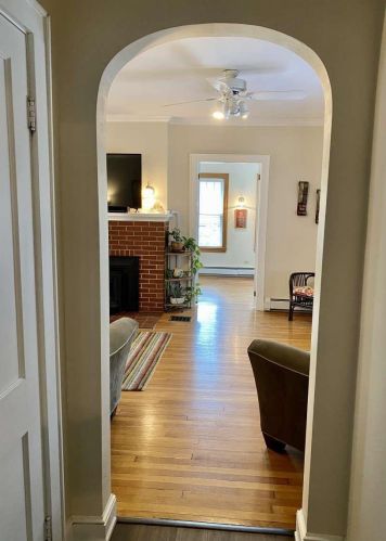 7 Harvey Rd, Londonderry NH  03053-7412 exterior