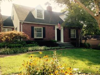 607 Kesterson Rd, Knoxville, TN 37918-2514