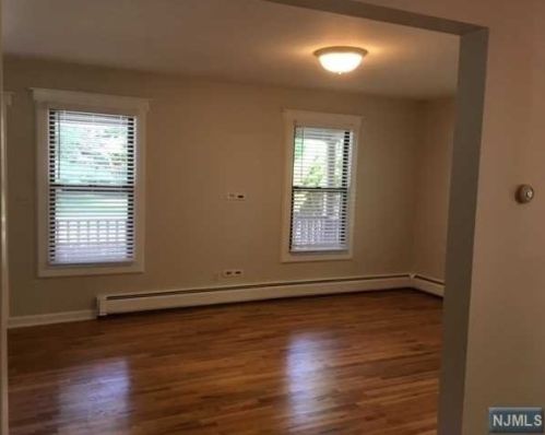 13 Cottage Pl, Allendale NJ  07401-1603 exterior