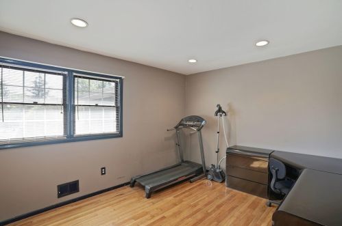 412 Valley Way, Bricktown NJ  08723-4914 exterior