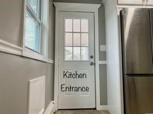 168 Washington Ave, Wheatley Heights NY  11798-2020 exterior