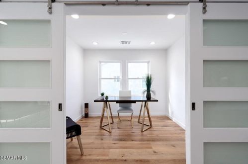 14363 Collins St, Van Nuys CA 91316-1030 exterior