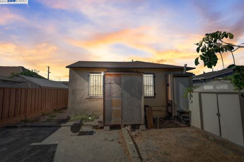 9326 Cherry St, Oakland CA  94603-1632 exterior