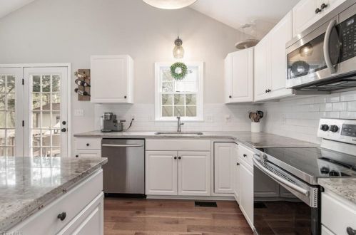 2704 Bardwell Rd, Greensboro NC  27410-8259 exterior