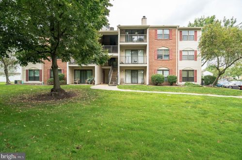 33 Scherer Ct, Trenton NJ  08648-2649 exterior