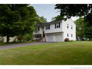 456 Burritt St, Plantsville, CT 06479-1428