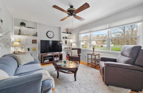 2809 Heathercrest Dr, Yorktown Hgts, NY 10598-2413