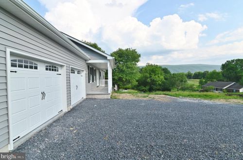 597 Shenwood Ave, Woodstock, VA 22664-1930