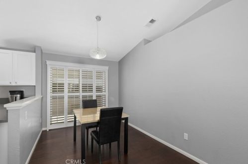 27093 Rainbow Crk Dr, Temecula CA 92591-4570 exterior