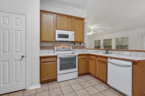8 Willowstone Ct, Midlothian TX  76063-4822 exterior