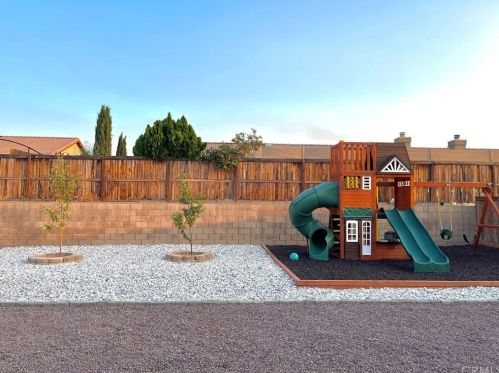 16043 Greyrock St, Victorville CA  92395-8628 exterior