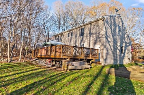 1921 Center Groton Rd, Gales Ferry, CT 06339-1606
