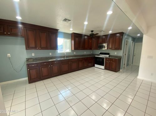 2533 47th Ave, Phoenix, AZ 85035-2224