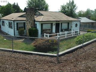 1181 Alameda Ave, Roseburg, OR 97470-1585