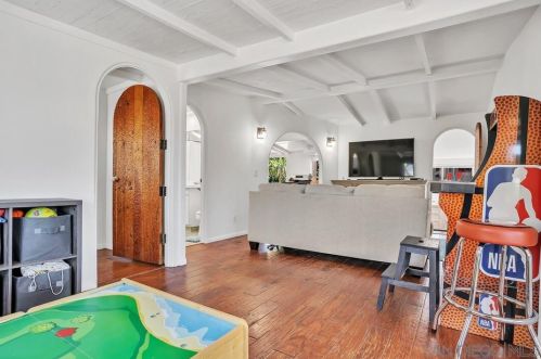 232 Rios Ave, Solana Beach CA  92075-1240 exterior