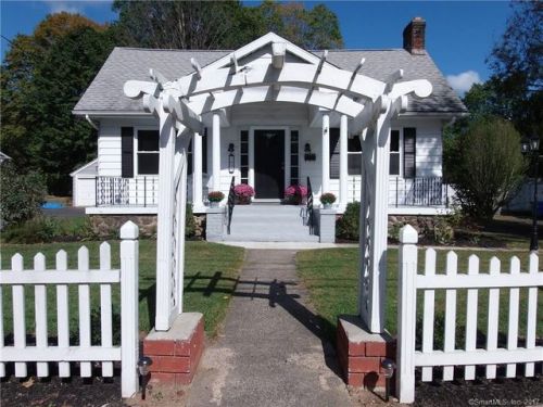 165 Broad St, Plainville CT  06062-2104 exterior
