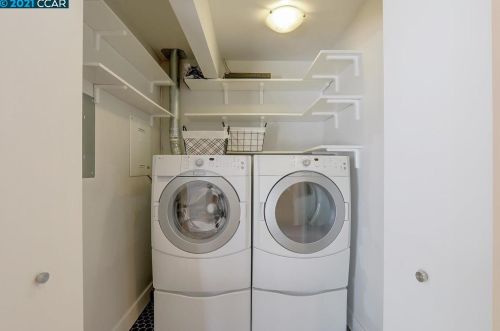 4 Loma Vista Dr, Orinda CA  94563-2213 exterior