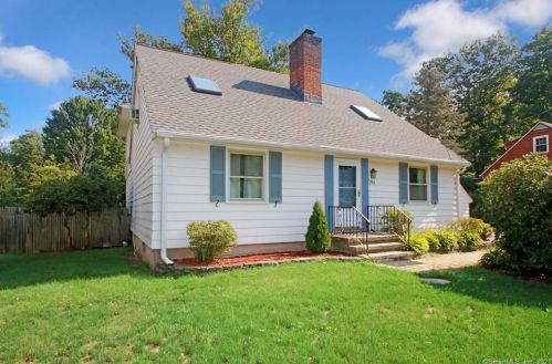 466 Skiff St, North Haven, CT 06473-4455