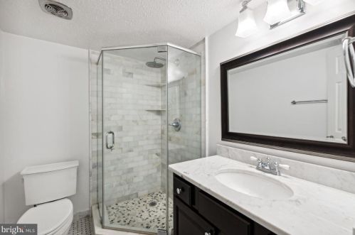 3109 Patrick Henry Dr, Falls Church, VA 22044-2318