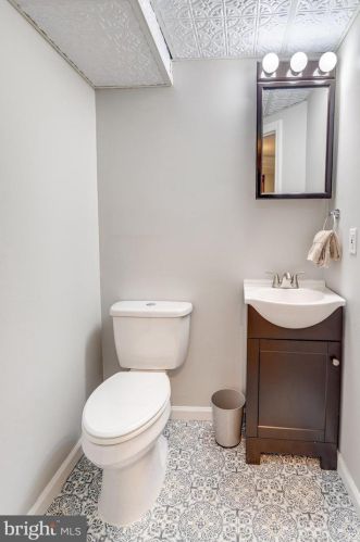 5483 Rector Dr, Woodbridge VA  22193-3703 exterior