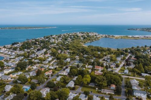 46 King Philip Rd, South Kingstown RI  02882-1102 exterior