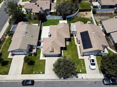 42137 Teatree Ct, Temecula CA  92591-3825 exterior