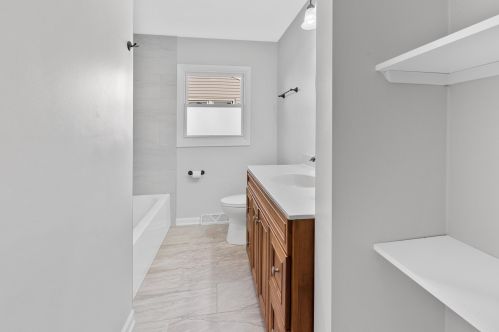 4102 Colgate Cir, Milwaukee WI  53222-1736 exterior