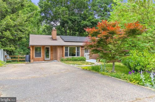 204 Anderson Dr, Fredericksburg, VA 22405-1626