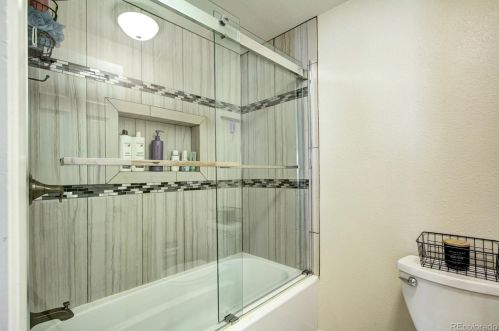 8123 Phillips Cir, Englewood CO 80112-3254 exterior