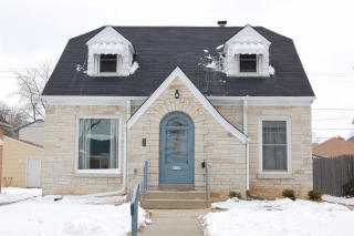 4128 1st Pl, Milwaukee, WI 53207-4312