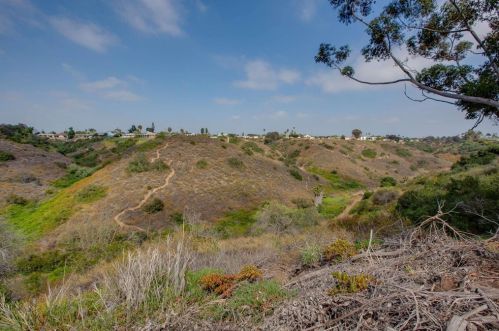 4223 Quapaw Ave, San Diego CA 92117-4525 exterior