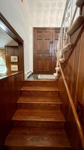 4 Wenscott Ln, Providence, RI 02904-3814